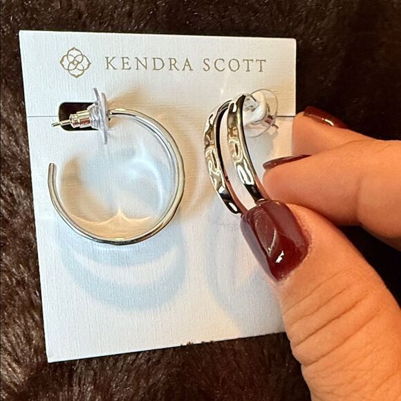 Kendra Scott Silver Zorte hammered Hoop Earrings - Picture 4 of 4